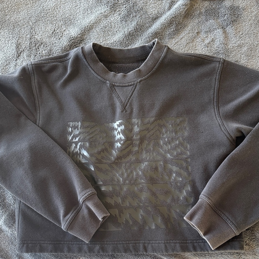 Women’s lululemon sweatshirt
